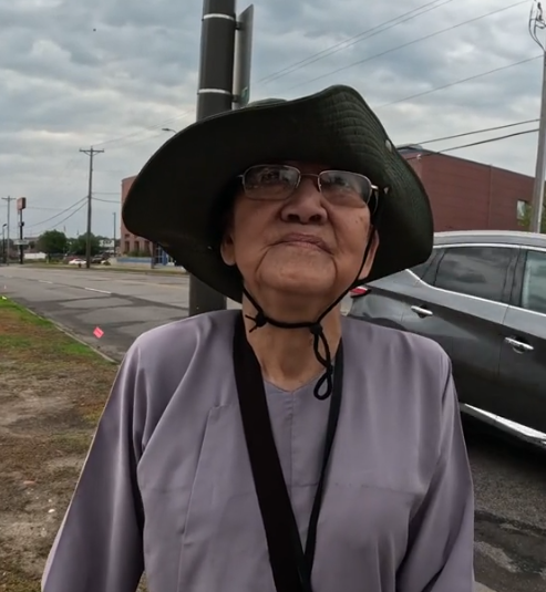 Join Us In Supporting Grandma Kim The Woman Who Gives Everything Away