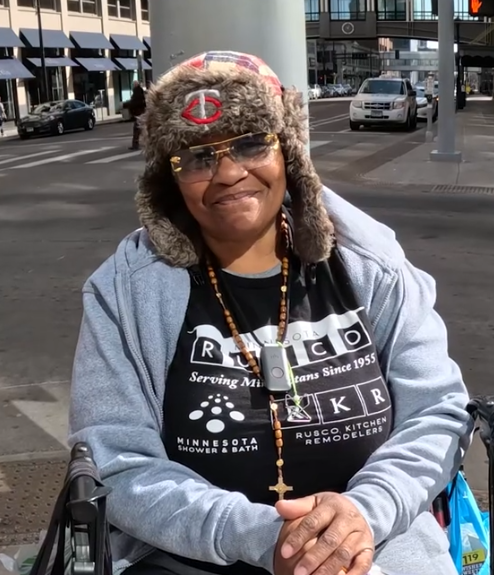 Let's Help Carolina, The Woman Who Always Gives Back